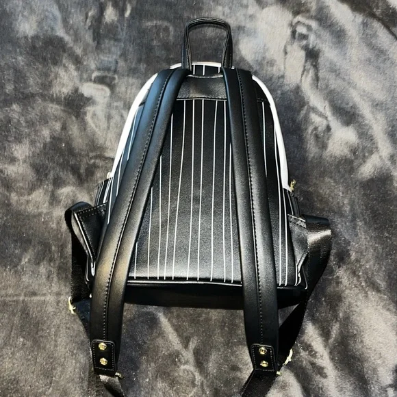 LOUNGEFLY BACKPACK - Picture 4 of 4